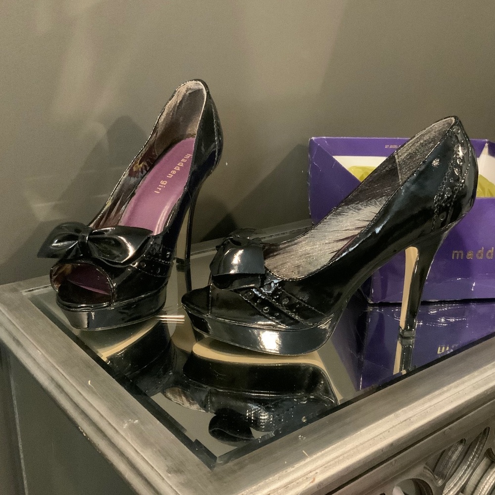 Steve Madden patent pin up heels
